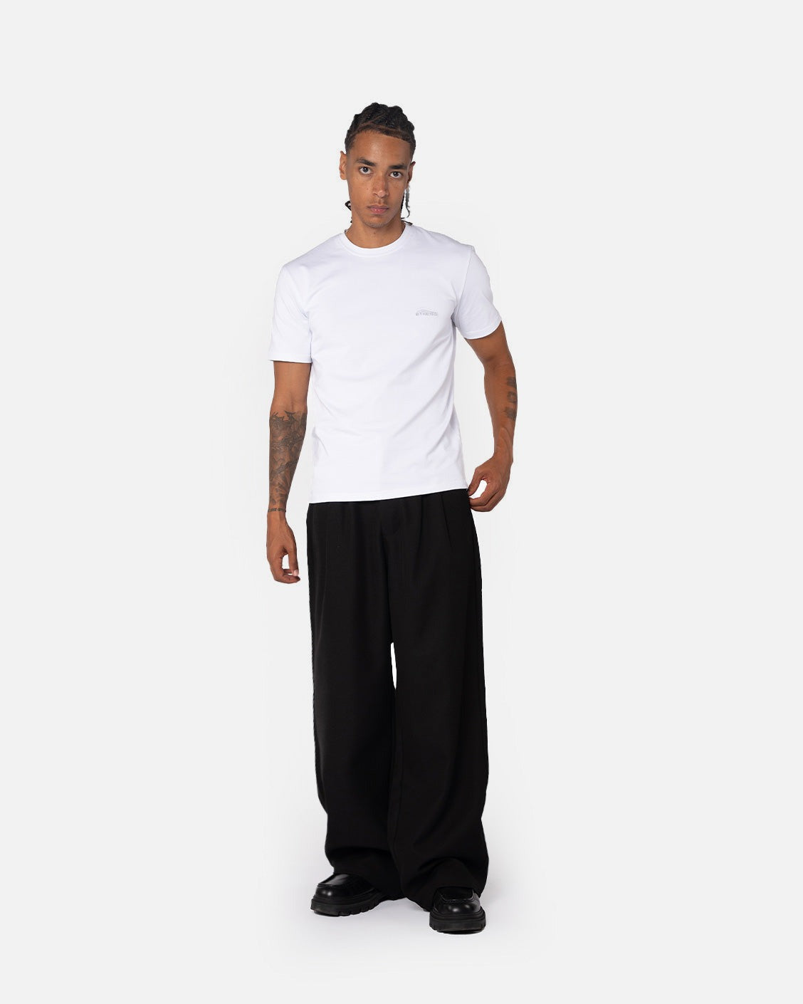 Logo Slim Tee White V1, product view 2 on a light grey background