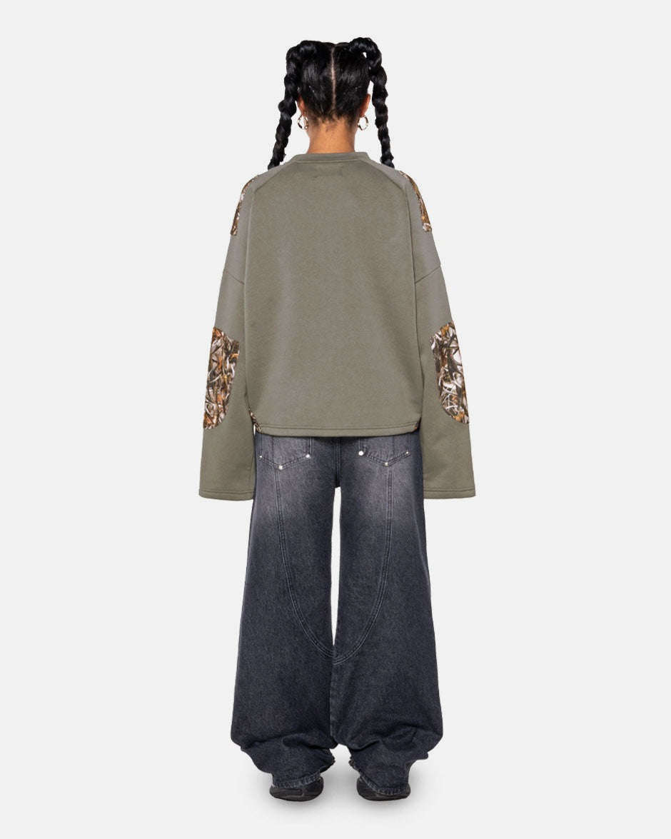 Camou Longsleeve Olive Forest, product view 4 on a light grey background