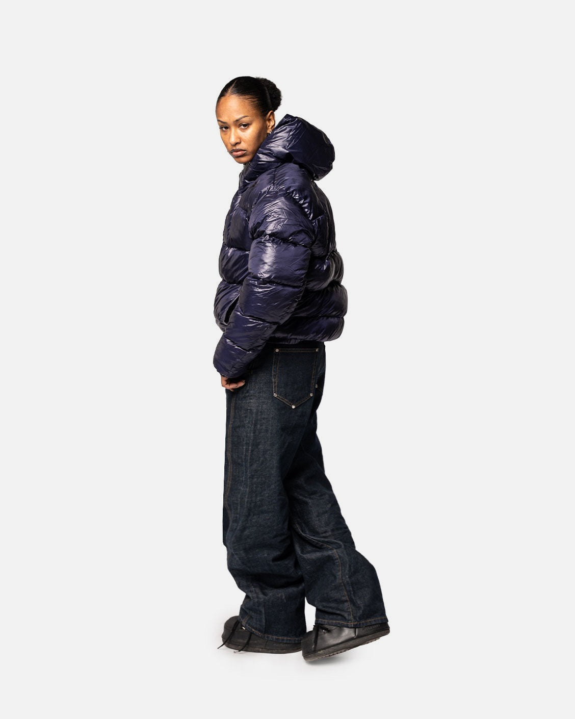 Void Puffer Navy, product view 4 on a light grey background