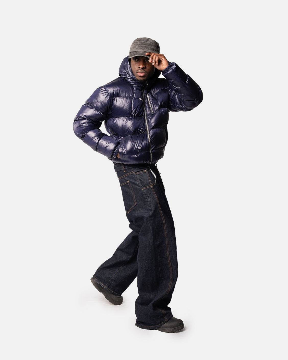 Void Puffer Navy, product view 3 on a light grey background