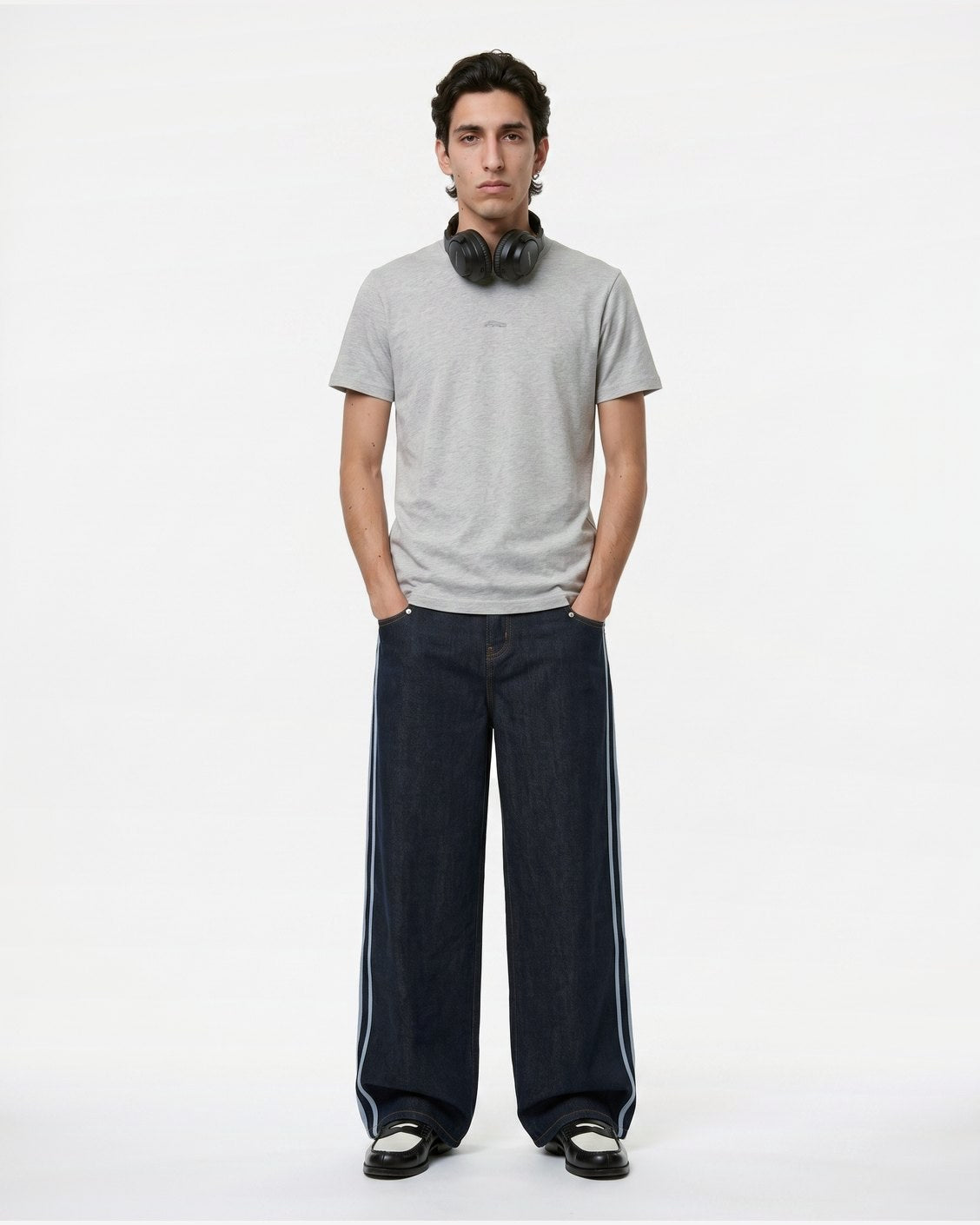 Slim Tee Grey, product view 4 on a light grey background