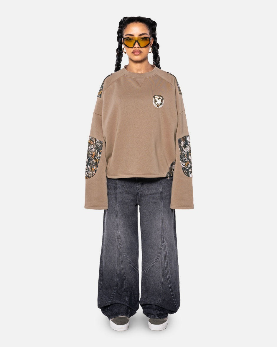 Camou Longsleeve Brown Forest, product view 2 on a light grey background
