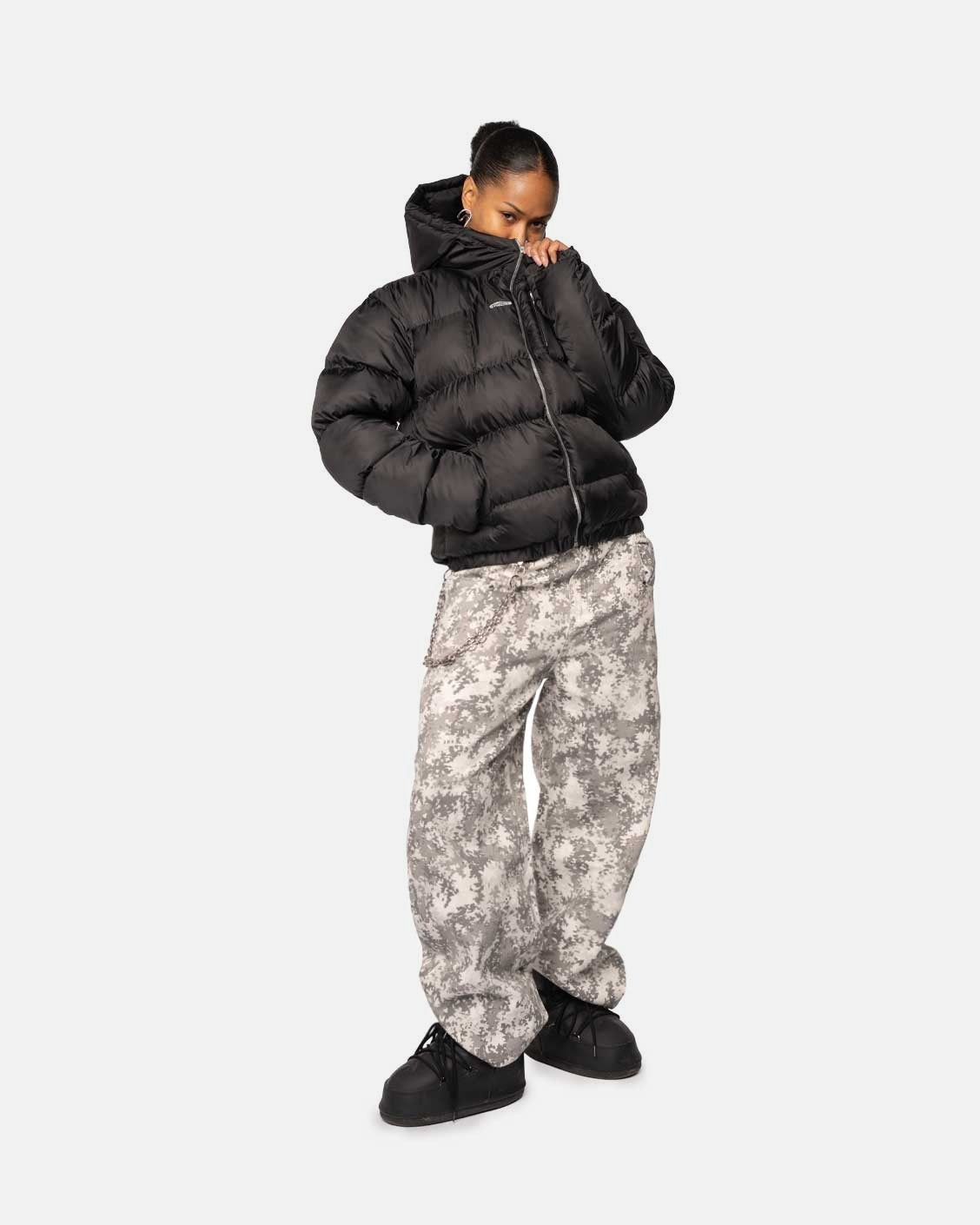 Apex Puffer Black, product view 6 on a light grey background
