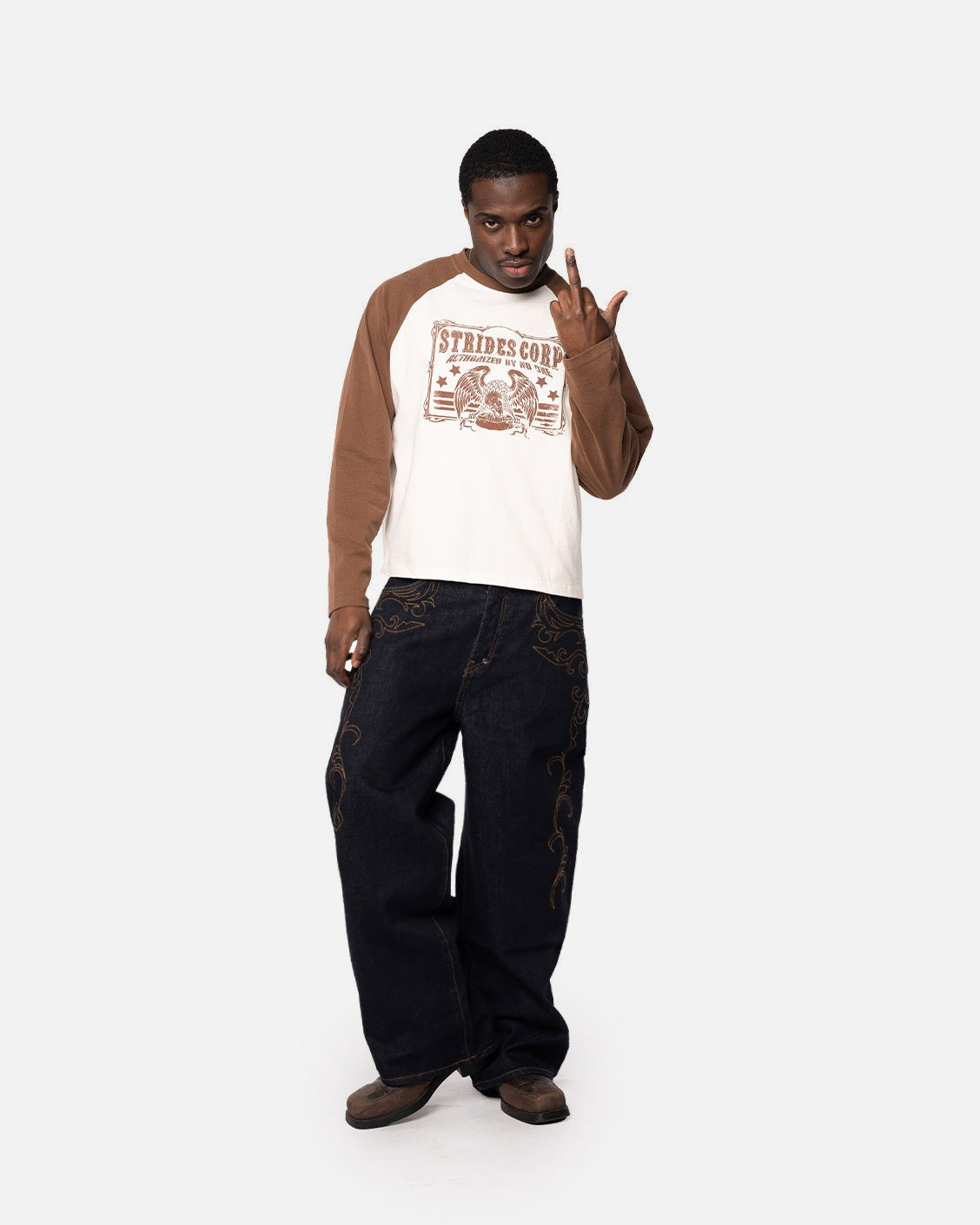 Western Raglan Longsleeve Brown, product view 3 on a light grey background