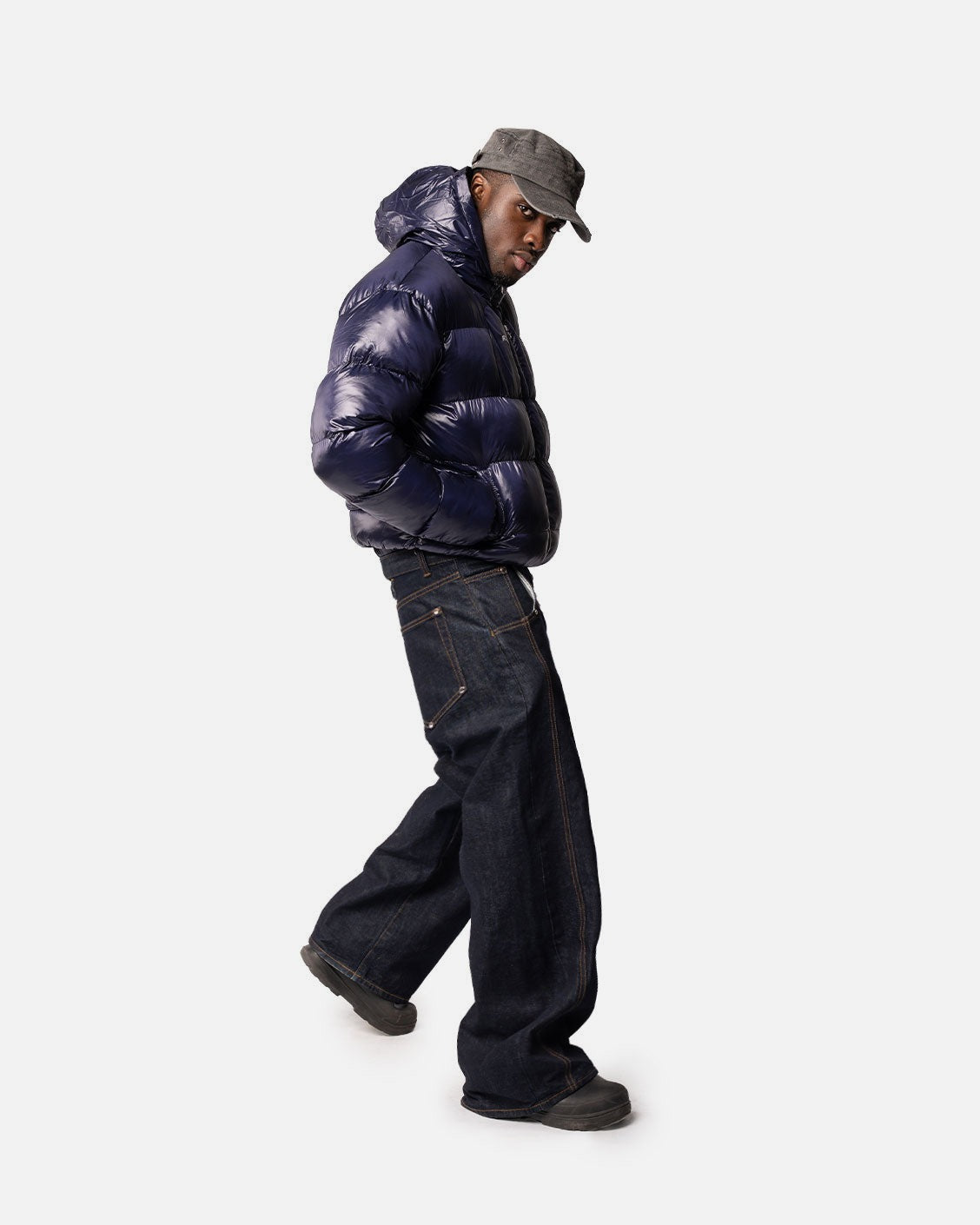 Void Puffer Navy, product view 5 on a light grey background