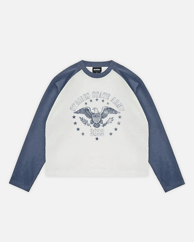 Federal Raglan Longsleeve Light Navy, na płasko, widok z przodu na jasnoszarym tle