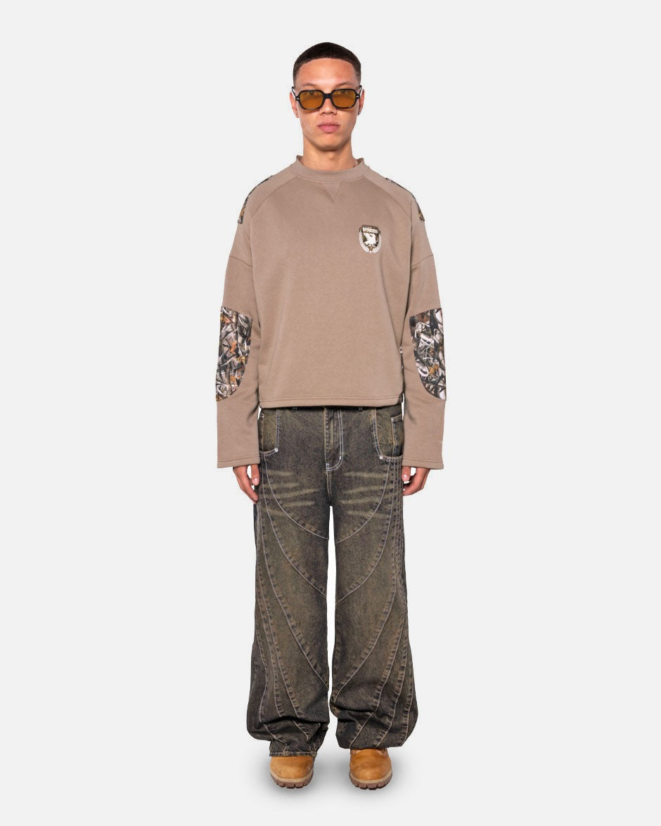 Camou Longsleeve Brown Forest, product view 1 on a light grey background