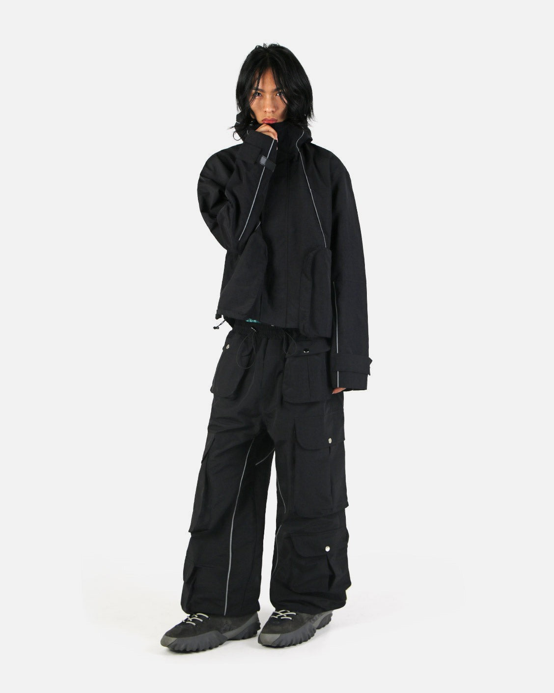 Tech Cargo Black, product view 6 on a light grey background