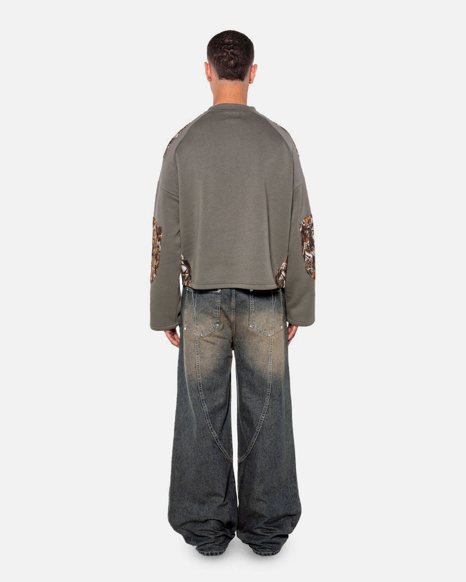 Camou Longsleeve Olive Forest, product view 3 on a light grey background