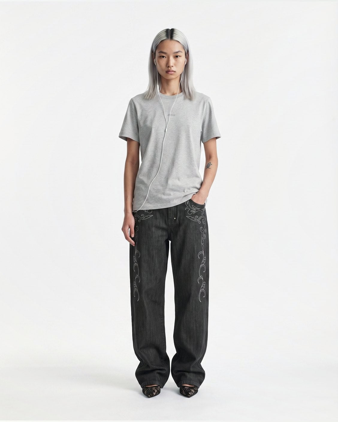 Slim Tee Grey, product view 5 on a light grey background