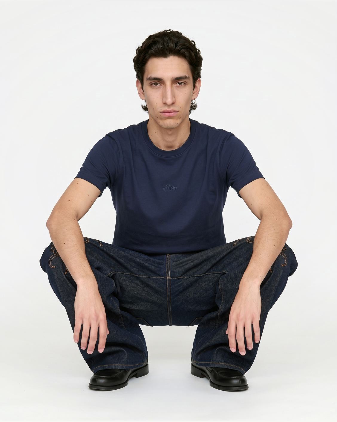 Slim Tee Navy, product view 5 on a light grey background