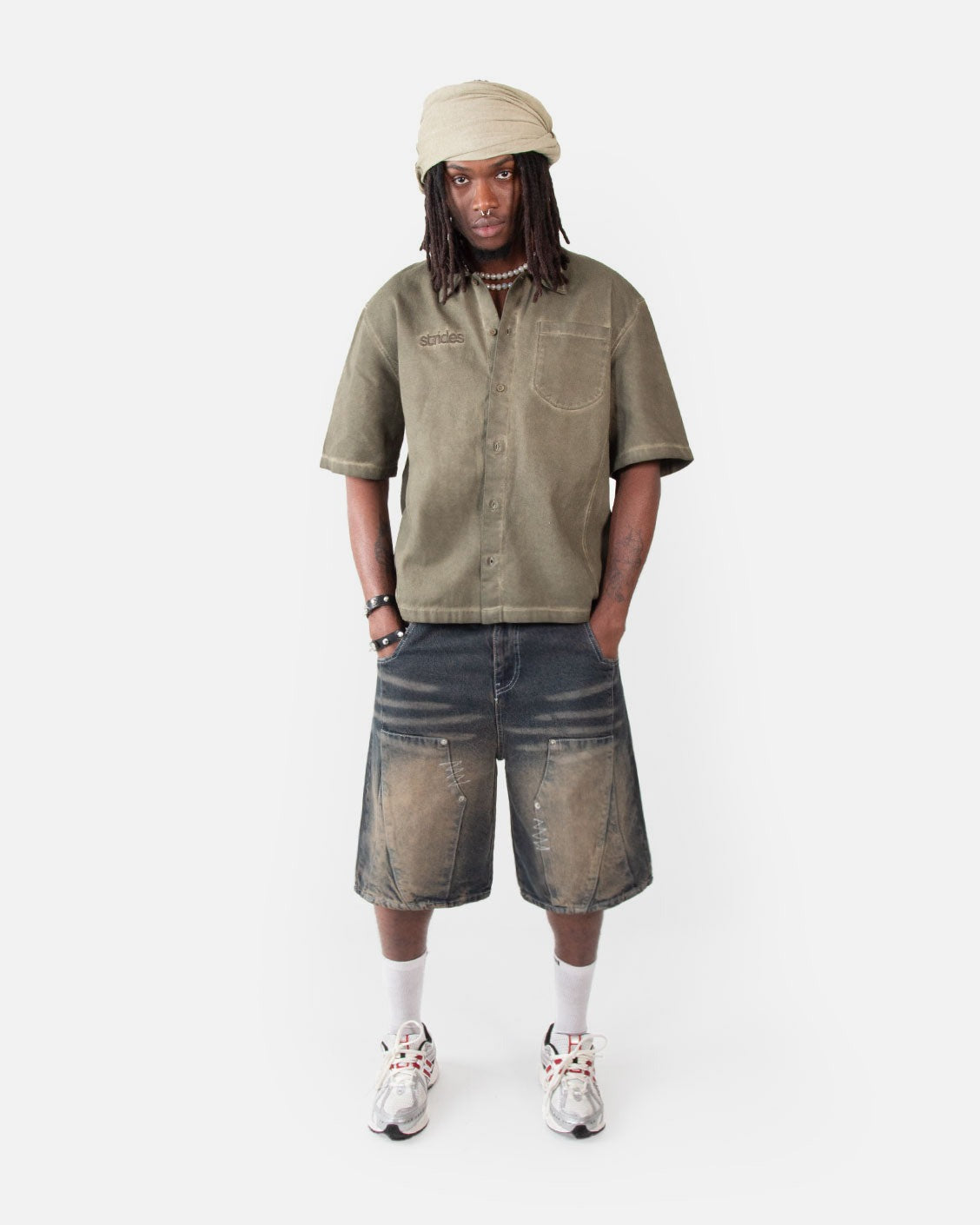 Ranger Shirt Olive Oil Wash, worn by a model on a light grey background