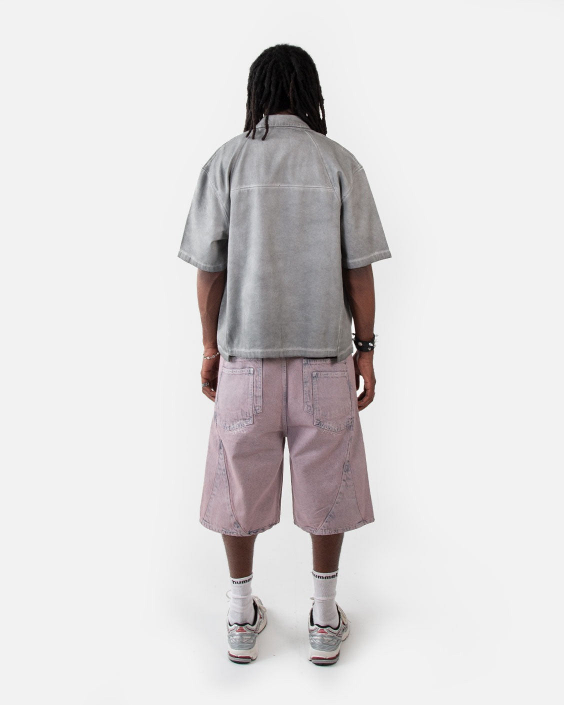 Ranger Shirt Grey Oil Wash, worn by a model on a light grey background