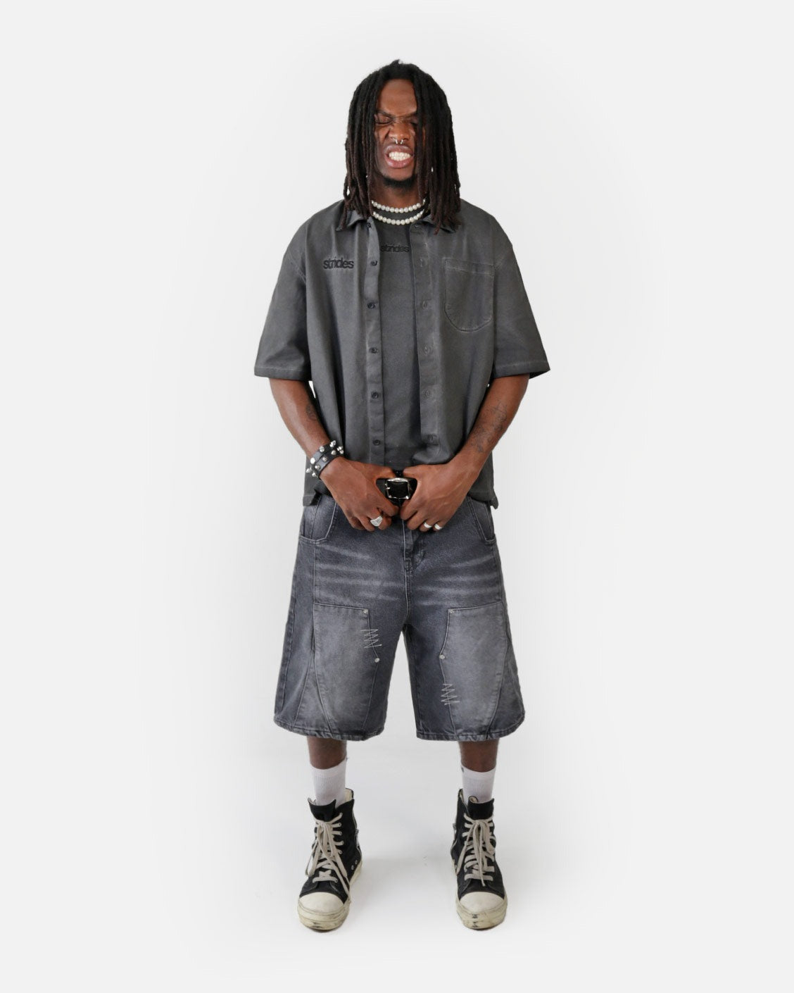 Ranger Shirt Black Oil Wash, worn by a model on a light grey background