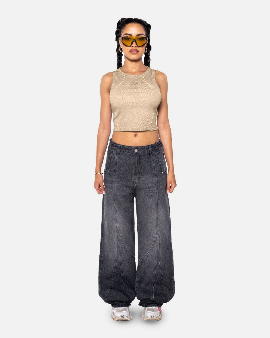 Curve Crop Top Beige Oil Wash, worn by a model on a light grey background