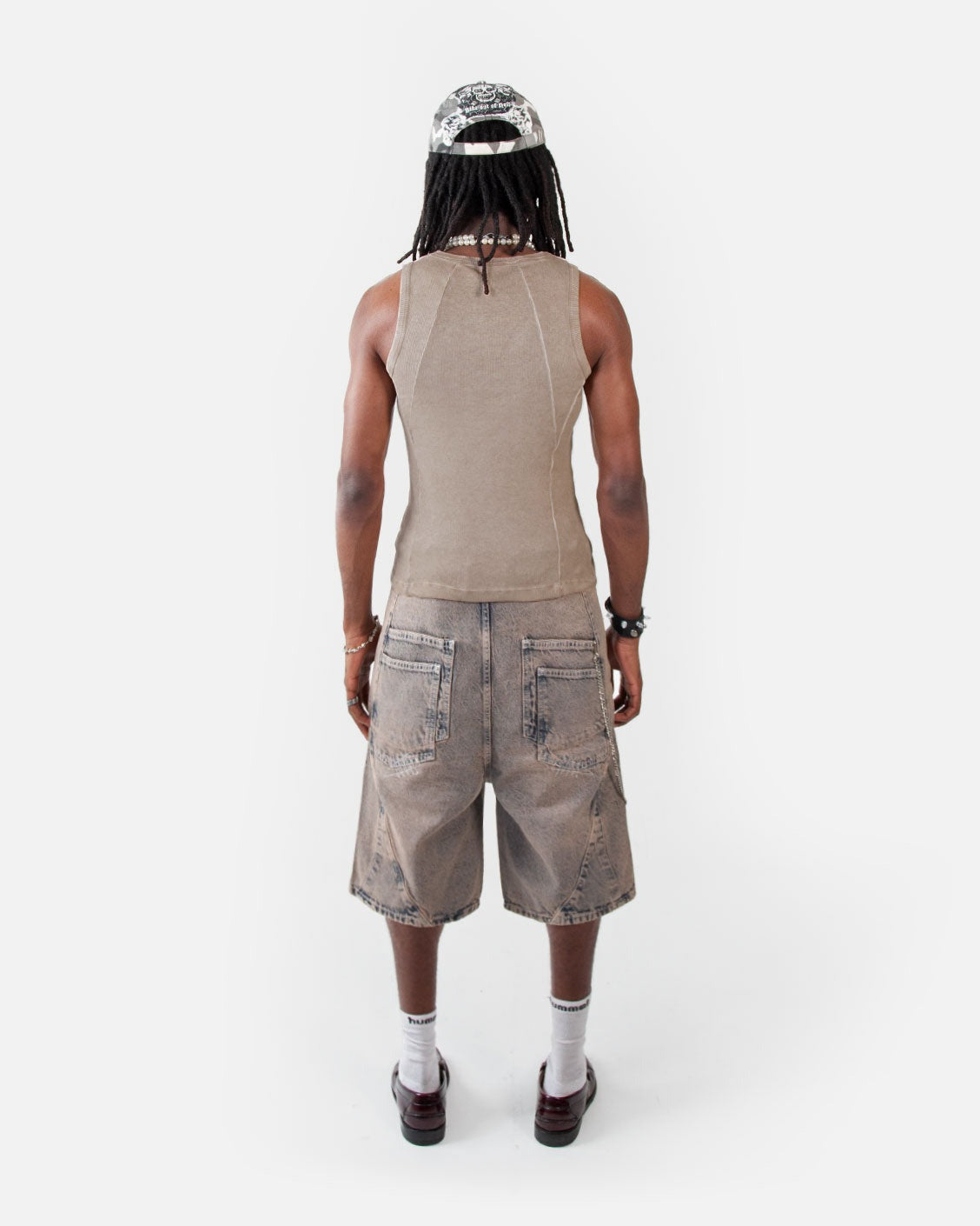 Line Tank Top Beige Oil Wash, worn by a model on a light grey background