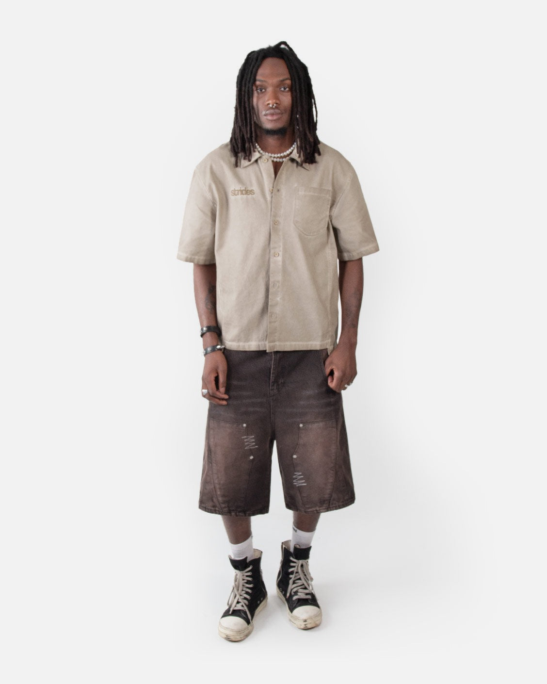 Ranger Shirt Beige Oil Wash, worn by a model on a light grey background