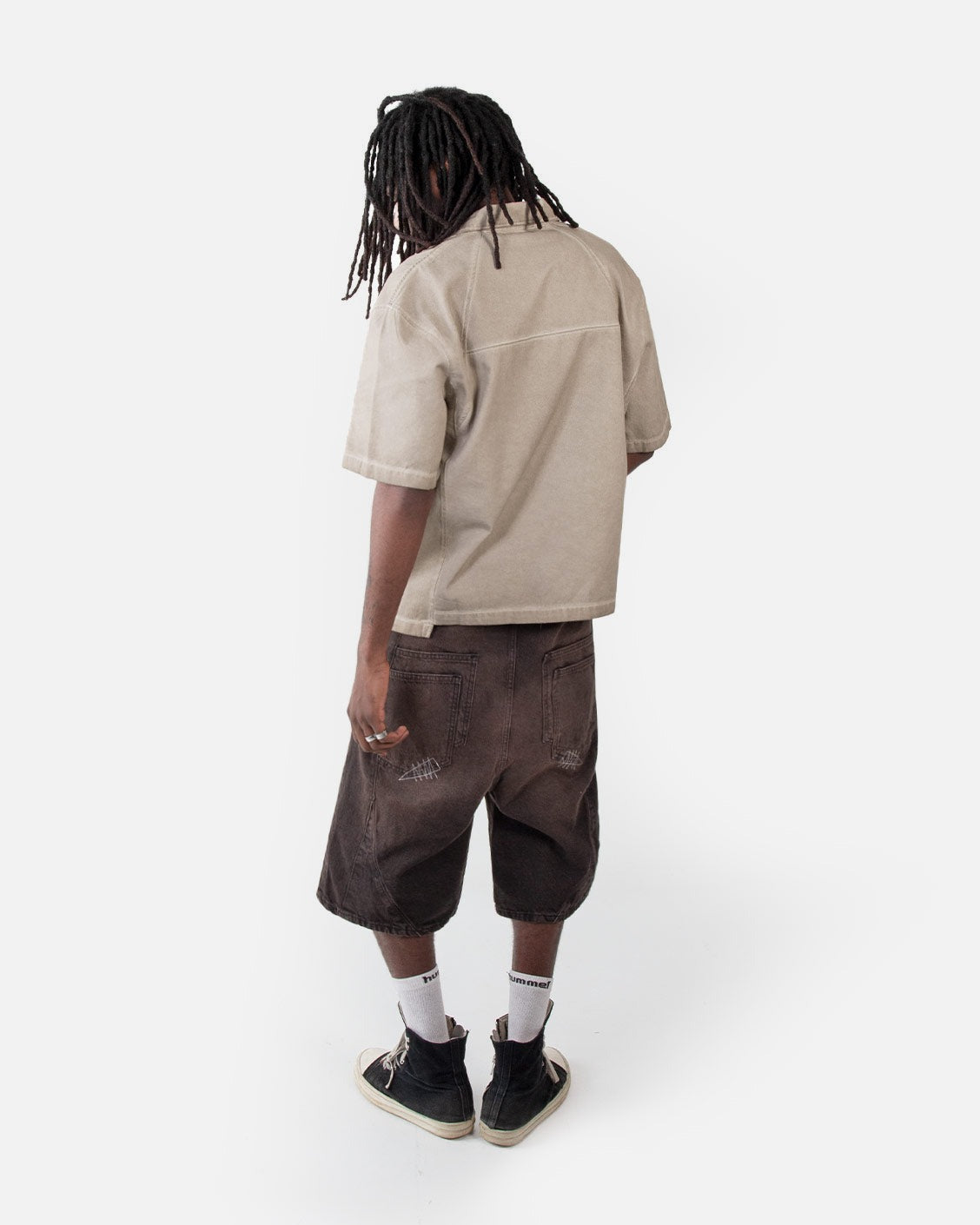 Ranger Shirt Beige Oil Wash, worn by a model on a light grey background