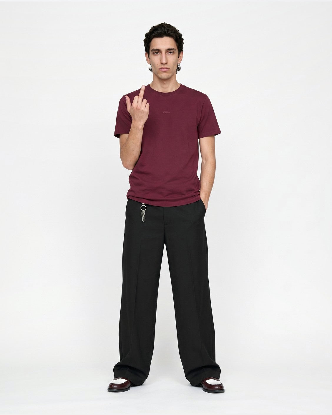 Slim Tee Bordeaux, product view 3 on a light grey background